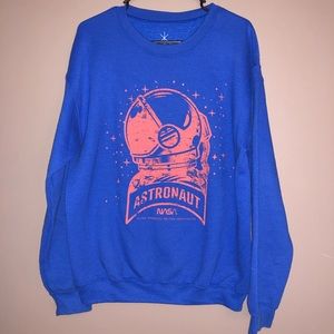 Earthbound sweatshirt/pullover. royal blue. size medium
